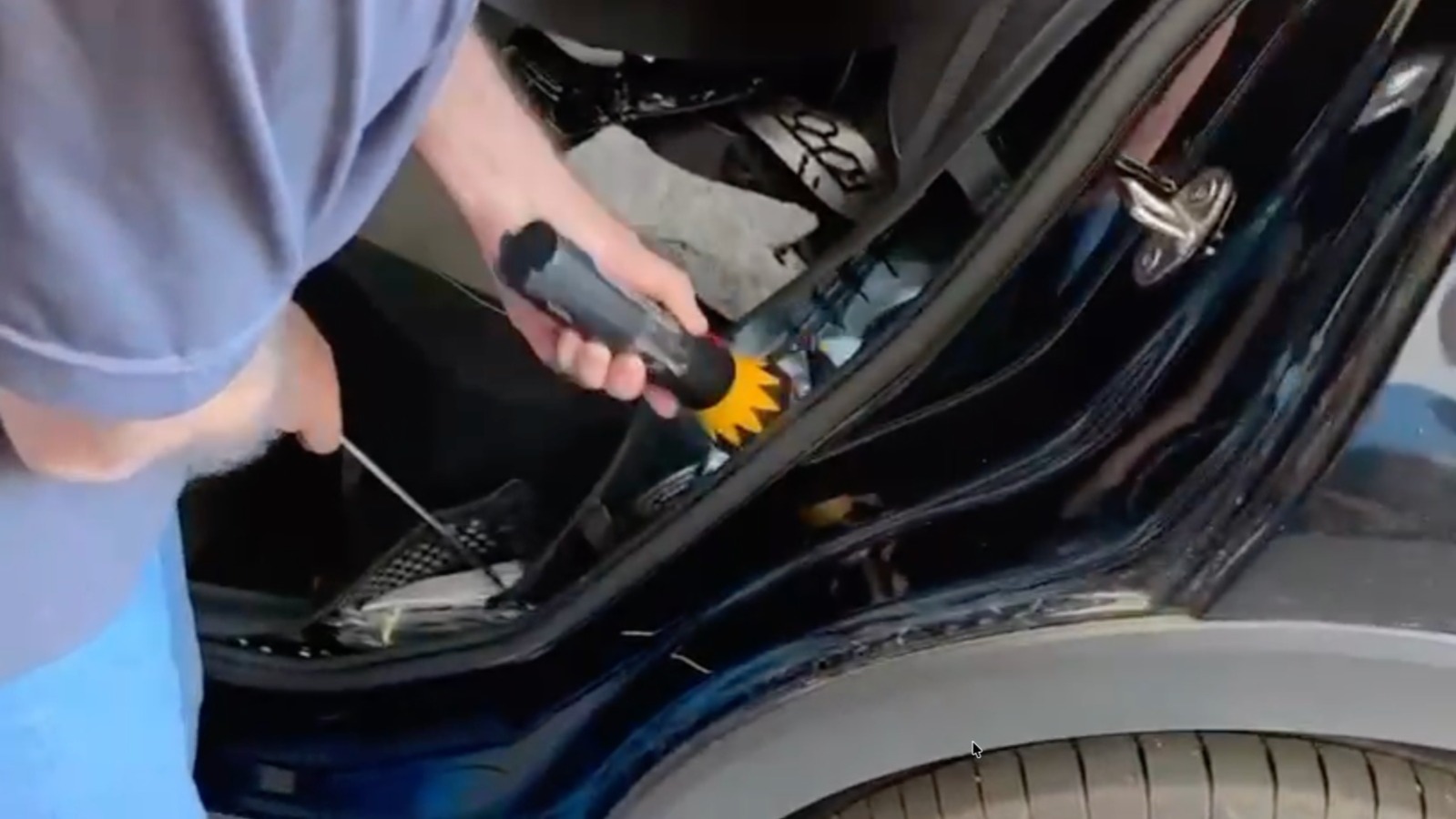 VÍDEO: R$ 420 mil em iPhones de última geração estavam em fundo falso de veículo alugado que foi interceptado na BR-277 1 receita iphones