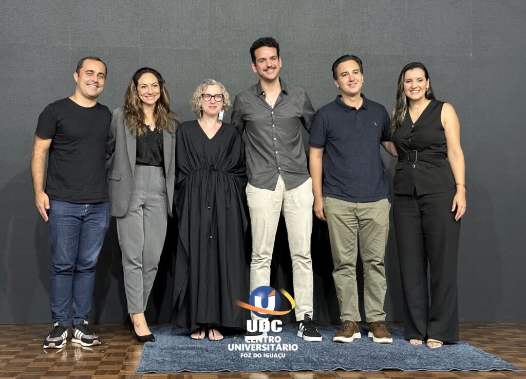 Estudantes e professores dos cursos de Comunicação do Centro Universitário UDC Foz celebram Dia do Publicitário 2 udc1