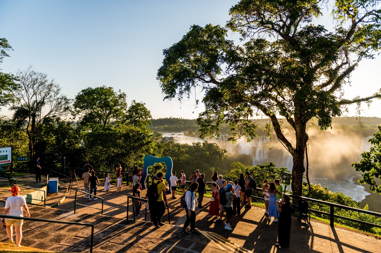 Ao vivo das Cataratas, Patrícia Poeta apresenta o Encontro direto do Parque Nacional do Iguaçu na segunda (30) 1 cataratas 4