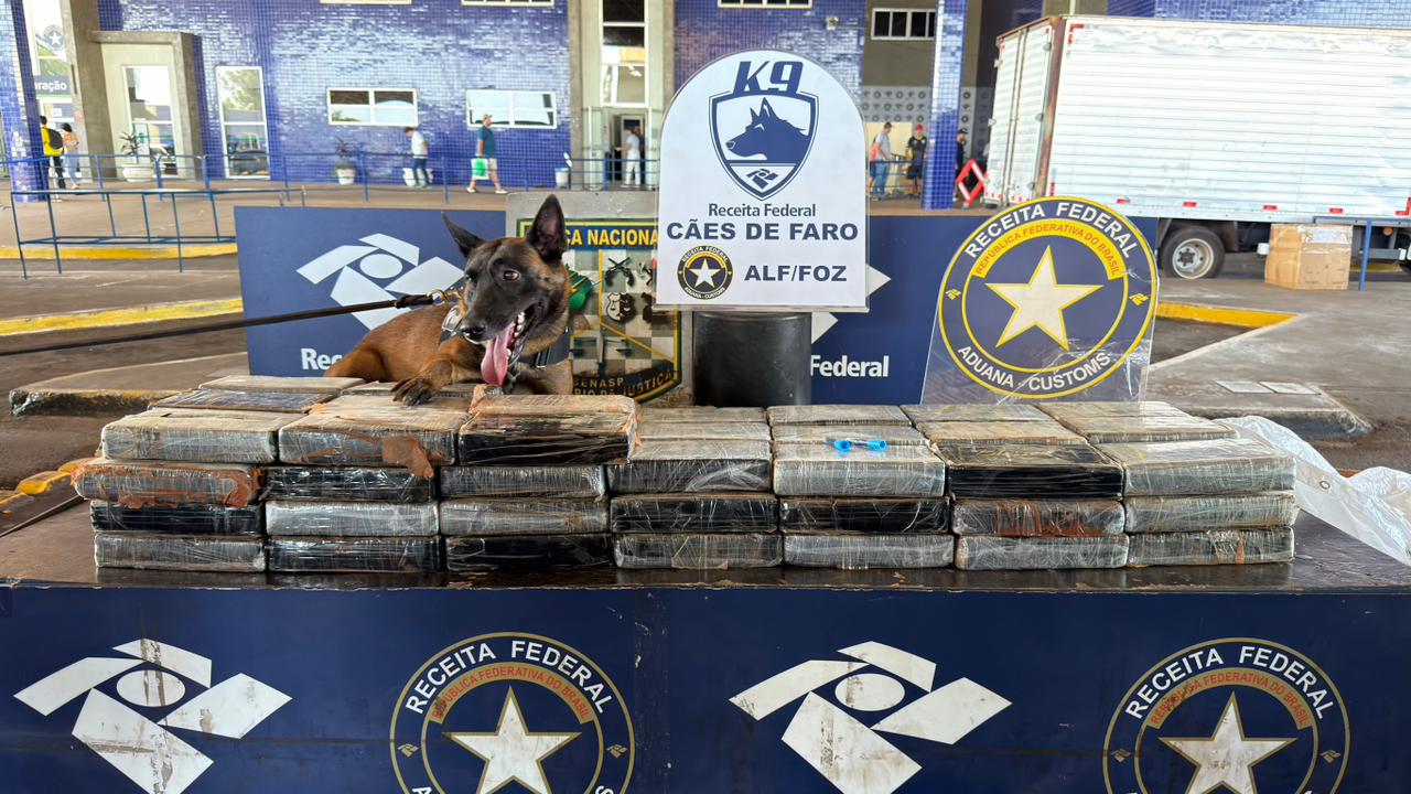 Mais de R$ 7 milhões em cocaína são encontrados em fundo falso de van paraguaia na Ponte da Amizade 1 cocaina ponte