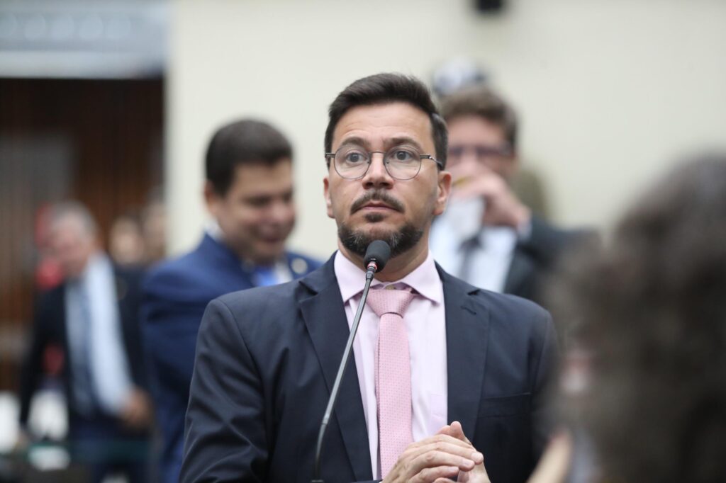 Deputado aciona Justiça contra aumento do IPTU em Medianeira e pede suspensão imediata 2 arilson chiorato
