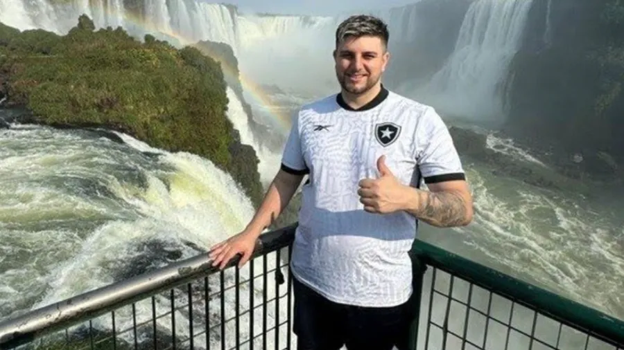 daniel patricio santos de oliveira morreu apos ter o carro baleado durante uma abordagem da policia militar do rio de janeiro na pavuna