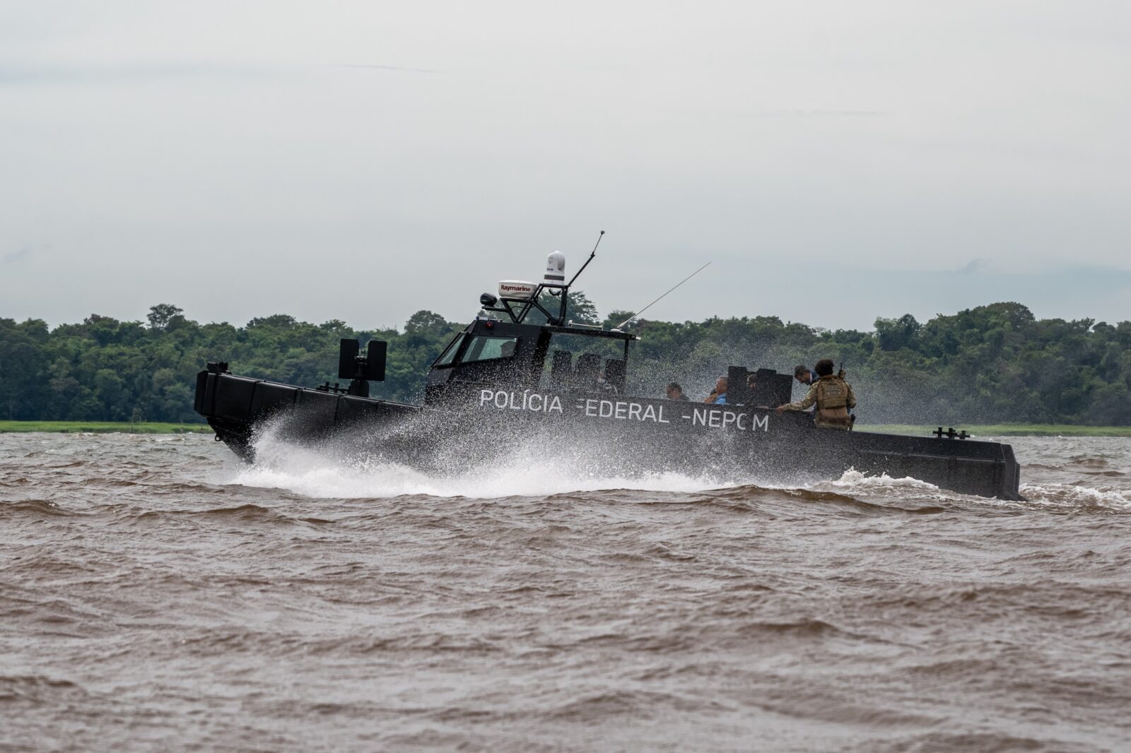 Nova lancha blindada da PF reforça a segurança no reservatório de Itaipu 1 lancha lago itaipu