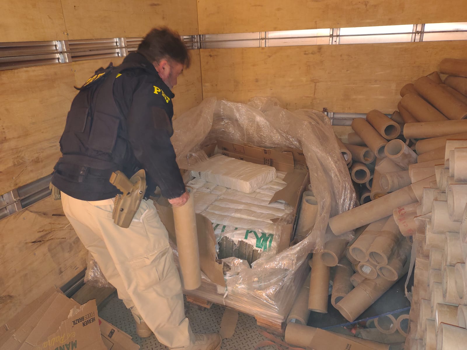 Veja isto: mais de 275 kg de maconha apreendidos em Cascavel estavam escondidos em tubos de papel 1 maconha cascavel