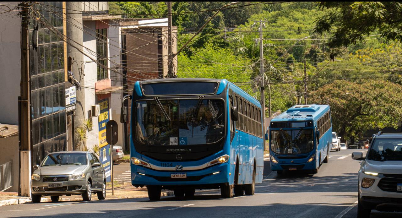 Empresa do transporte coletivo de Foz do Iguaçu abre vagas para motorista, auxiliar de mecânico e lavador 1 onibus foz