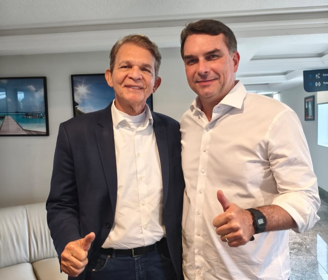 Prefeito de Foz do Iguaçu, Silva e Luna, se encontra com Flávio Bolsonaro 1 silva e luna e flavio