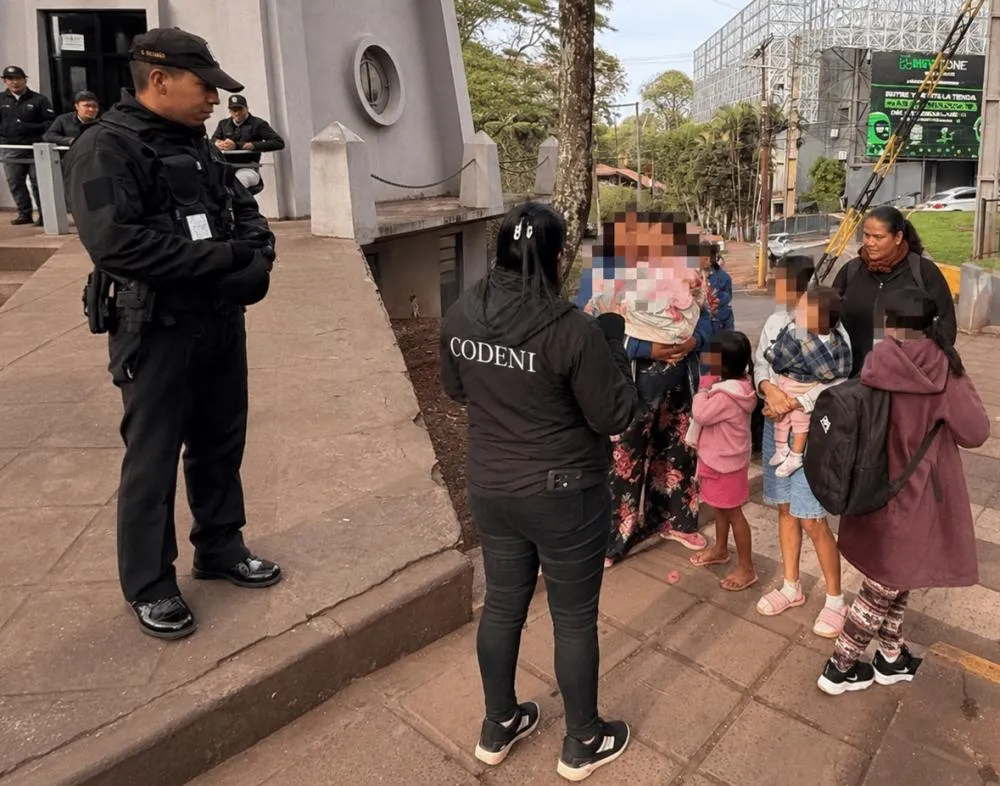 Operação na Ponte da Amizade impede travessia irregular de crianças e adolescentes entre Foz do Iguaçu e Ciudad del Este 1 2ce247bf074df27f5c3485696d823b7e