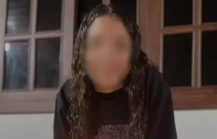 adolescente 1hrj8qrxj05lx