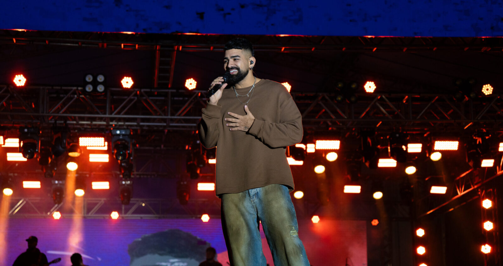 Dilsinho leva multidão a cantar em noite agitada da 46ª Fartal, no CTG Charrua, em Foz do Iguaçu 1 dilsinho 1