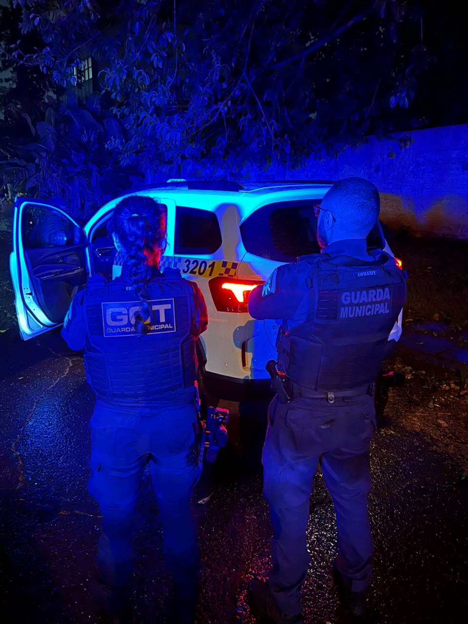 Ação rápida permite recuperação de táxi roubado horas após assalto na madrugada desta quarta em Foz 1 guarda recupera