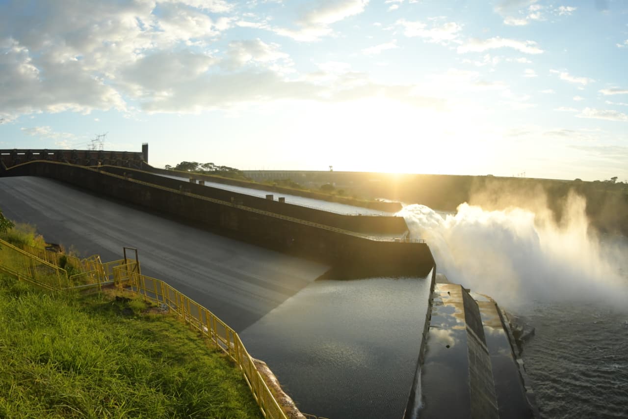 vertedouro itaipu