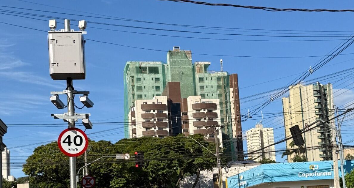 Dois novos radares de velocidade começam a operar na região central de Foz do Iguaçu 1 WhatsApp Image 2026 07 06 at 12.12.04 e1783606307224