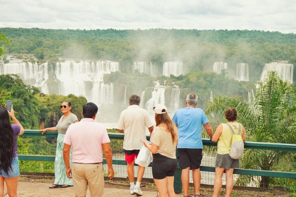 Brasileiros 60+ viajam 52% mais e mudam a forma de celebrar o Dia dos Avós 3 cataratas 2 4