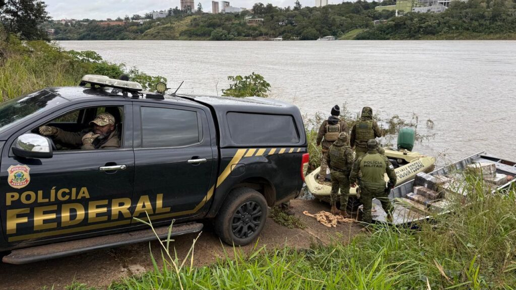 Ação policial na madrugada resulta na apreensão de 770 kg de maconha paraguaia sob a Ponte da Amizade 2 maconha rio parana