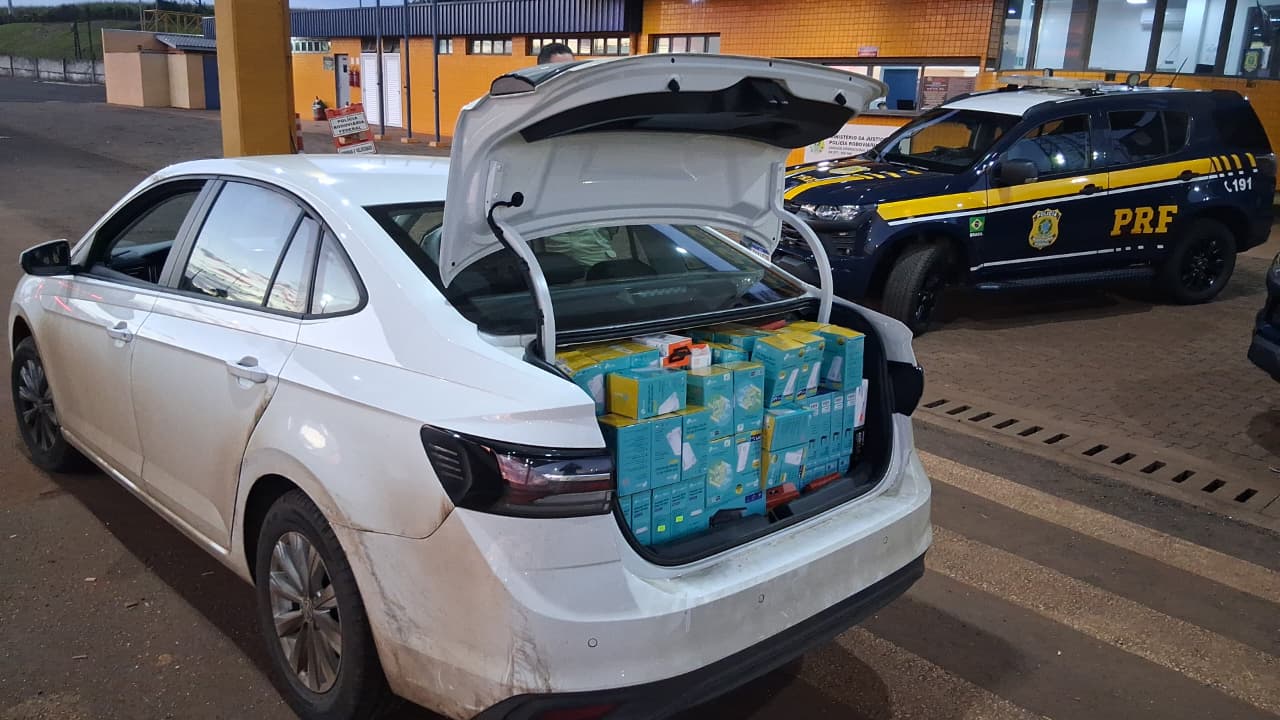 Condutor abordado em Cascavel transportava celulares e eletrônicos do Paraguai avaliados em R$ 27 mil 1 veiculo cascavel