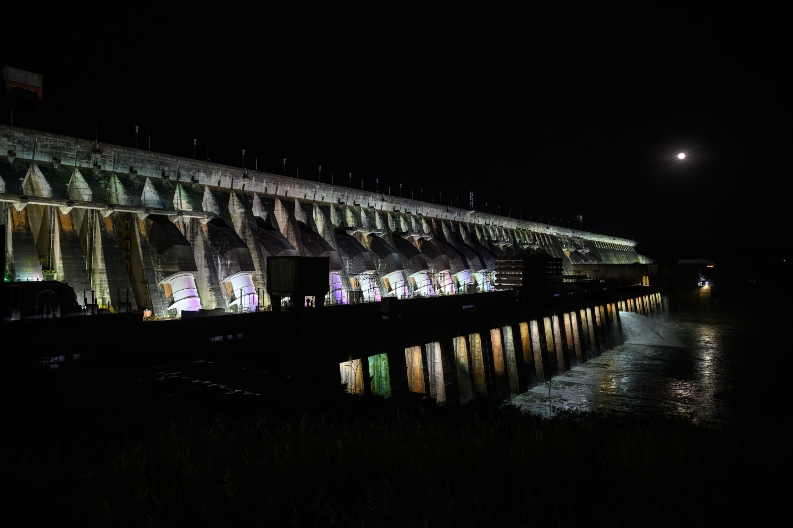 Passeio Itaipu Iluminada terá última apresentação antes de pausa para modernização 1 WhatsApp Image 2026 08 06 at 10.00.40