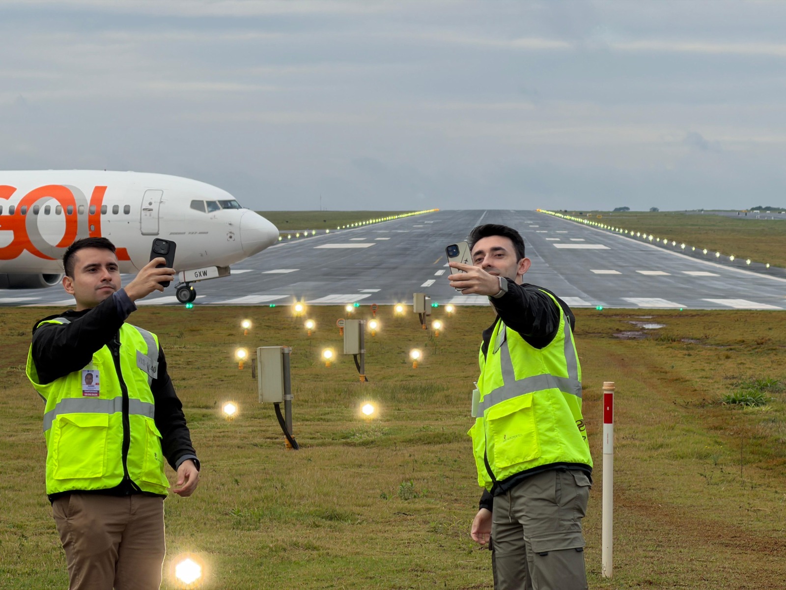 Spotter Day reúne entusiastas da aviação e proporciona novos ângulos da operação no Aeroporto de Foz do Iguaçu 1 WhatsApp Image 2026 08 11 at 15.25.26