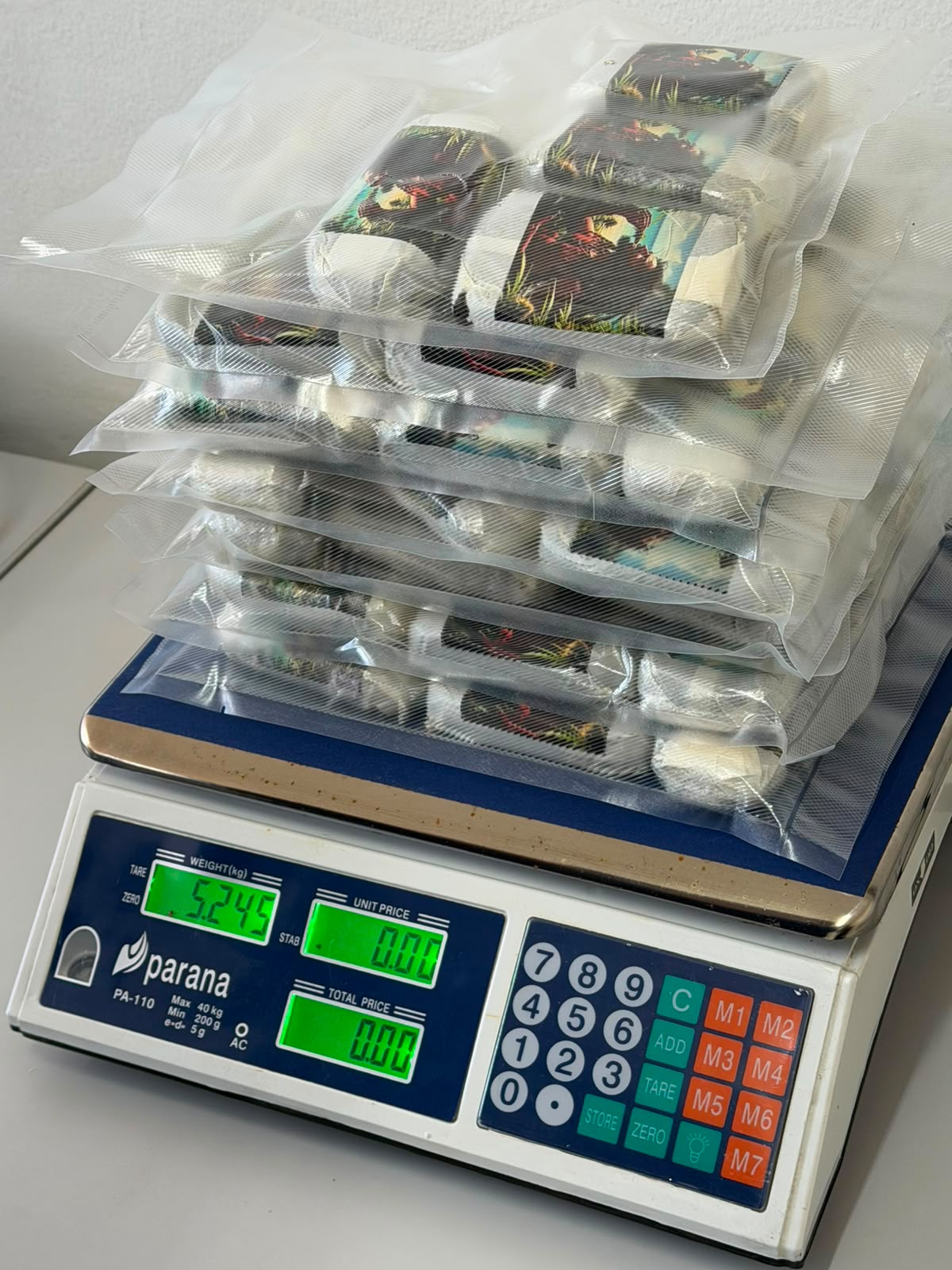 Traficantes esconderam 25 kg de haxixe em térmicas apreendidas em ponto de coleta de e-commerce em Foz 1 haxixe na termica