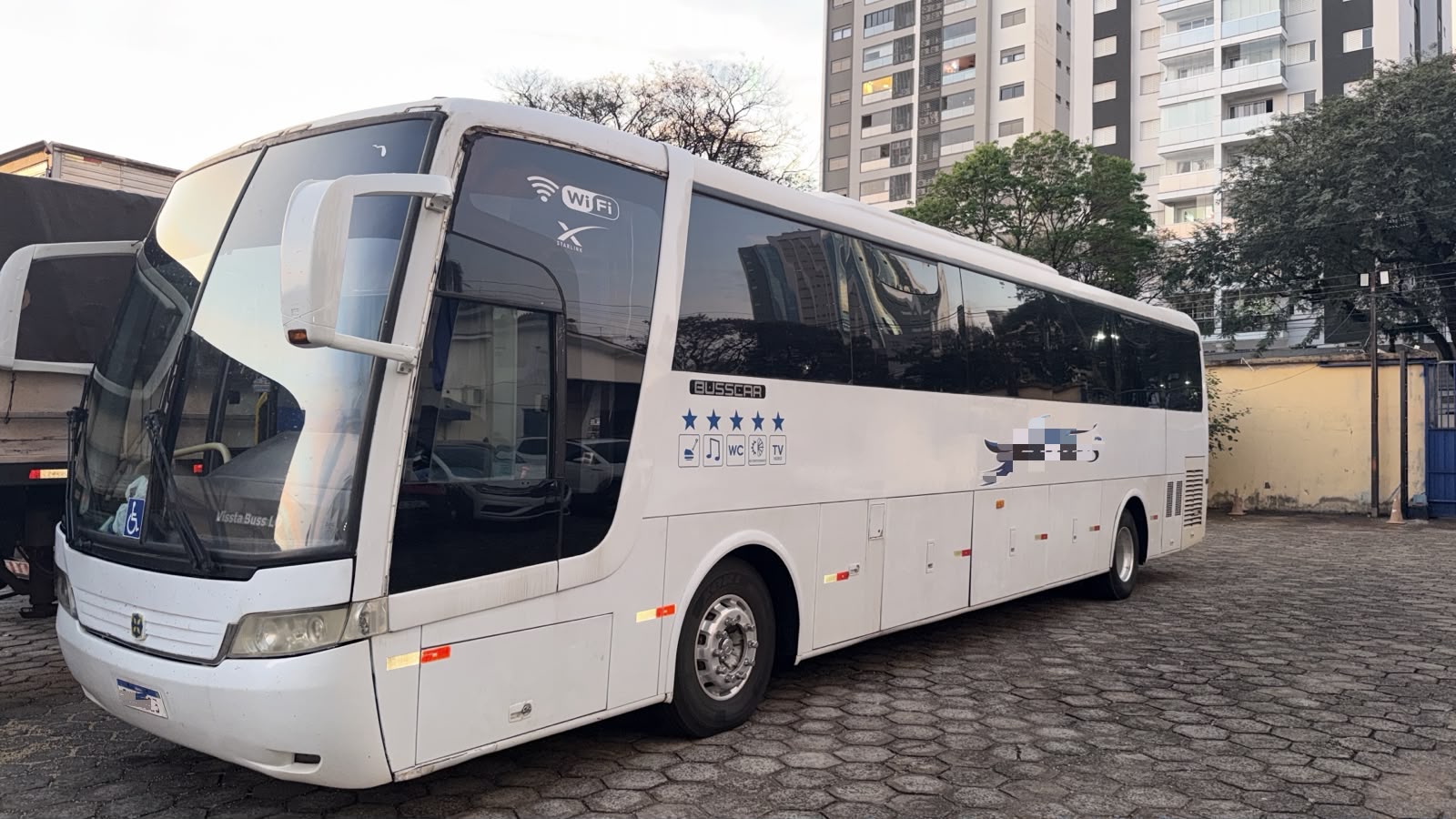 Veja só: dois motoristas conduziam um ônibus de turismo lotado de smartphones e eletrônicos contrabandeados 1 onibus contrabando
