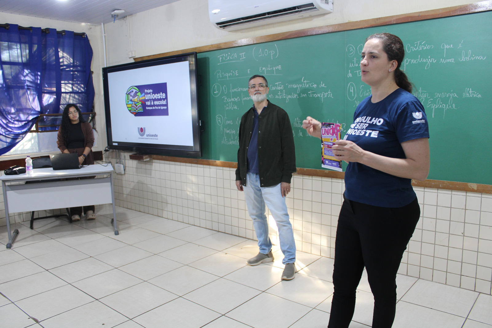 Unioeste vai a 35 escolas de Foz e da região Oeste para divulgar vestibular 1 unioste vestibular