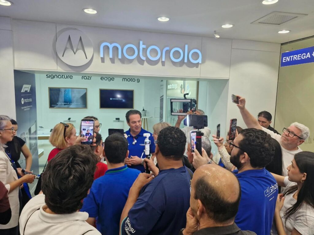 Cellshop e Motorola inauguram espaço exclusivo e resgatam história da telefonia na Tríplice Fronteira 3 cellchop 1