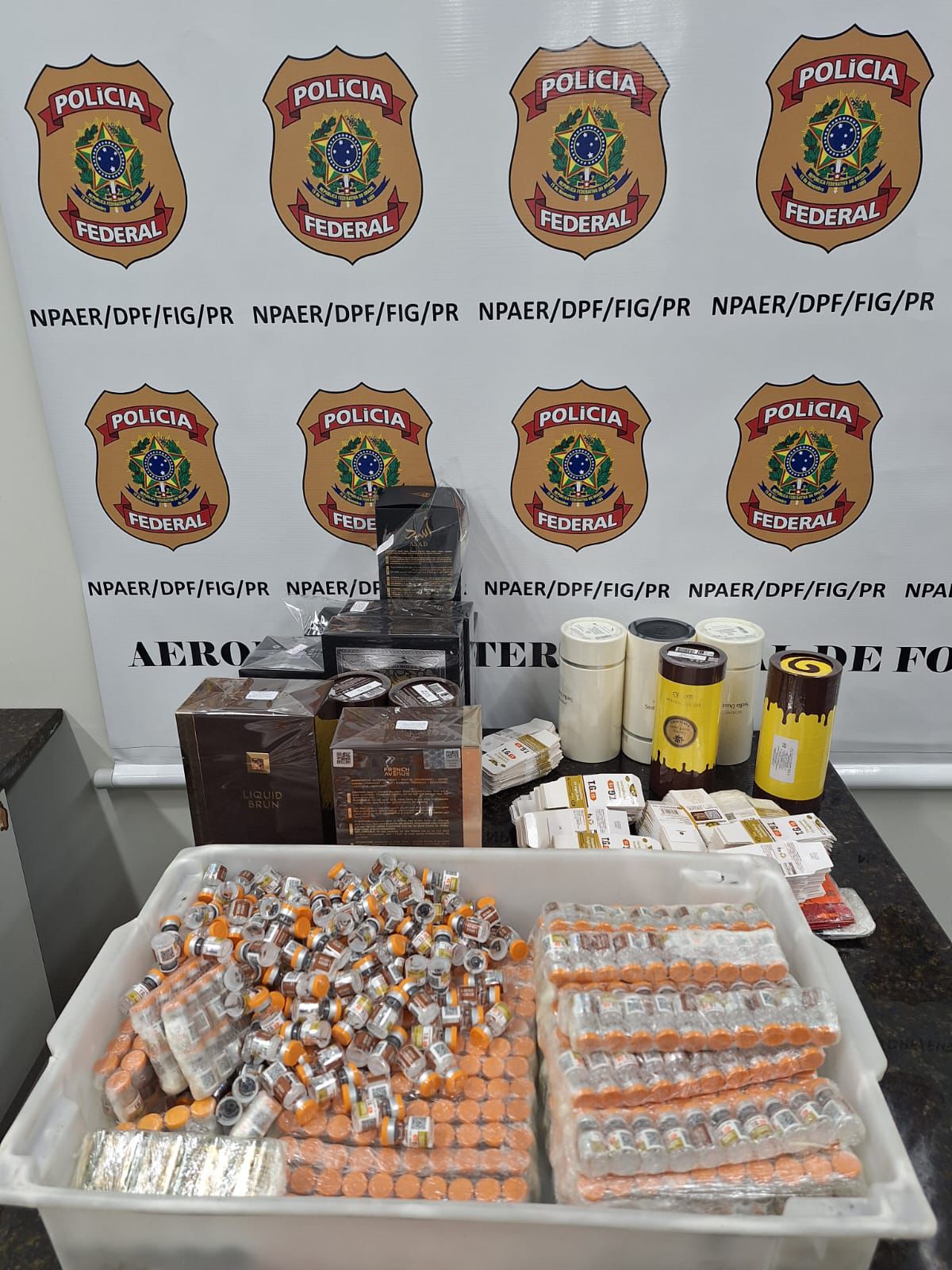 Passageiro com destino a Goiânia é flagrado com 740 emagrecedores no Aeroporto de Foz do Iguaçu 1 medicamentos aeroporto