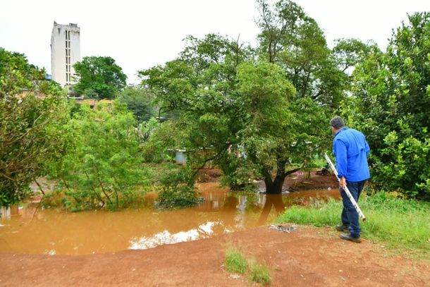 ate 15 casas podem ser atingidas com alta do rio parana em ciudad del este 6ac57004d9dde